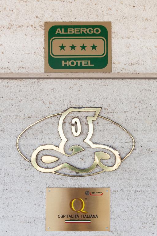 Le Gronde Hotel Cava Manara Eksteriør billede